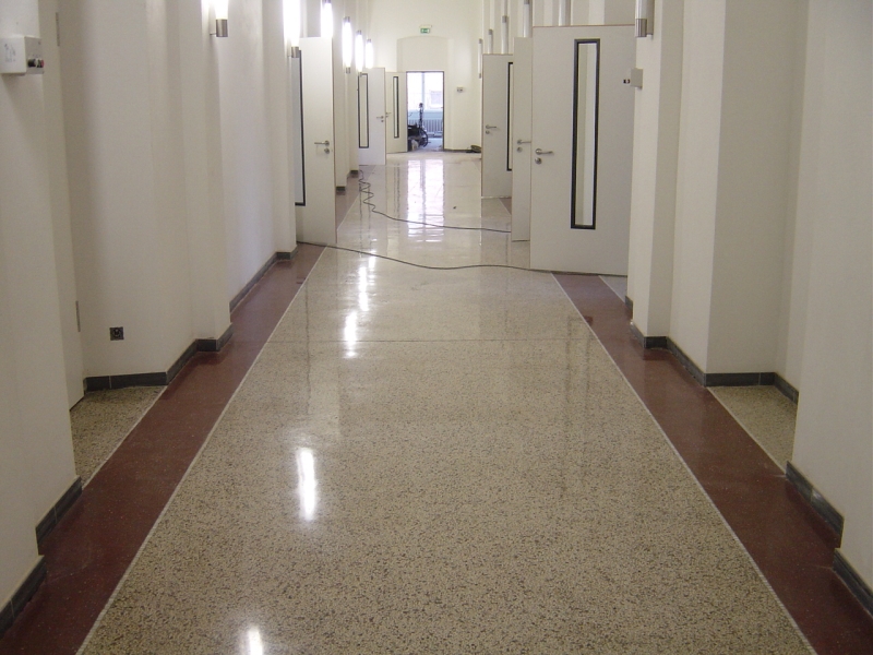 Terrazzo Flur nachher glänzend