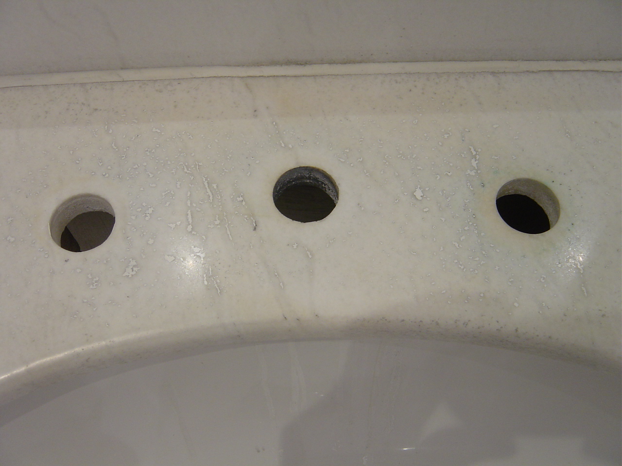 Marmor-Waschtisch nachher - gereinigt