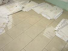 Feinsteinzeug reinigen und pflegen