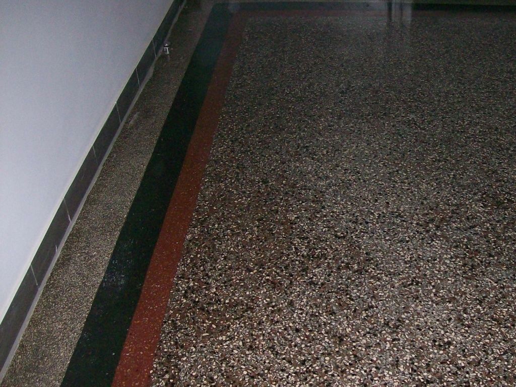 Terrazzo Treppenhaus nach der Sanierung - glänzend poliert