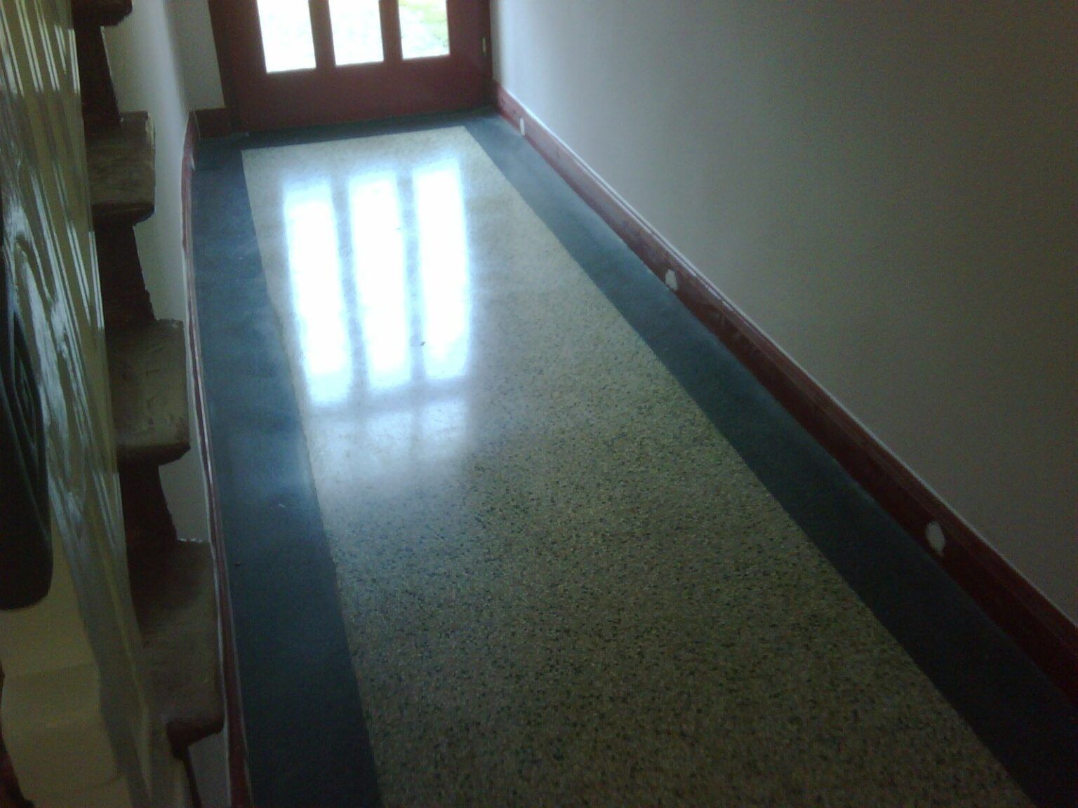 Terrazzo-Treppenhaus nach Sanierung - fertig poliert