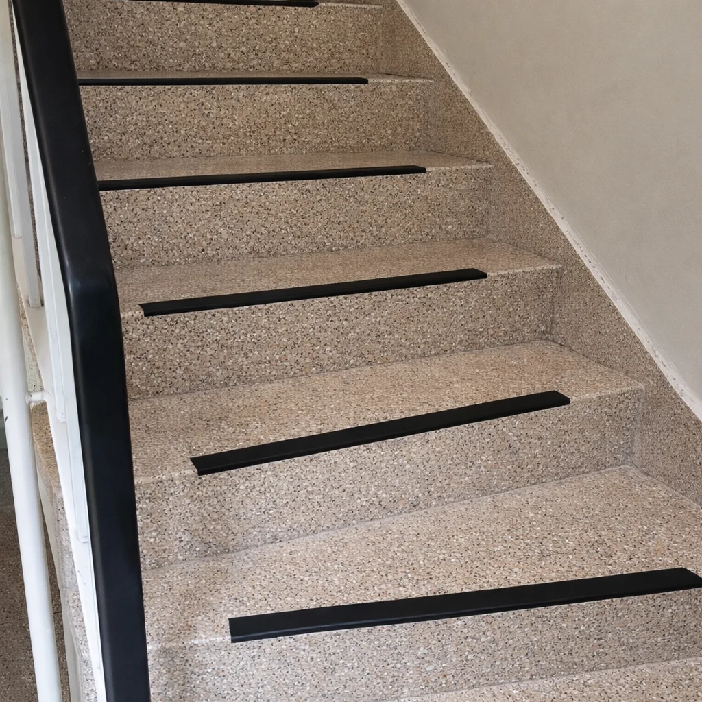 Nachher: Terrazzo-Treppenstufen nach der Aufbereitung